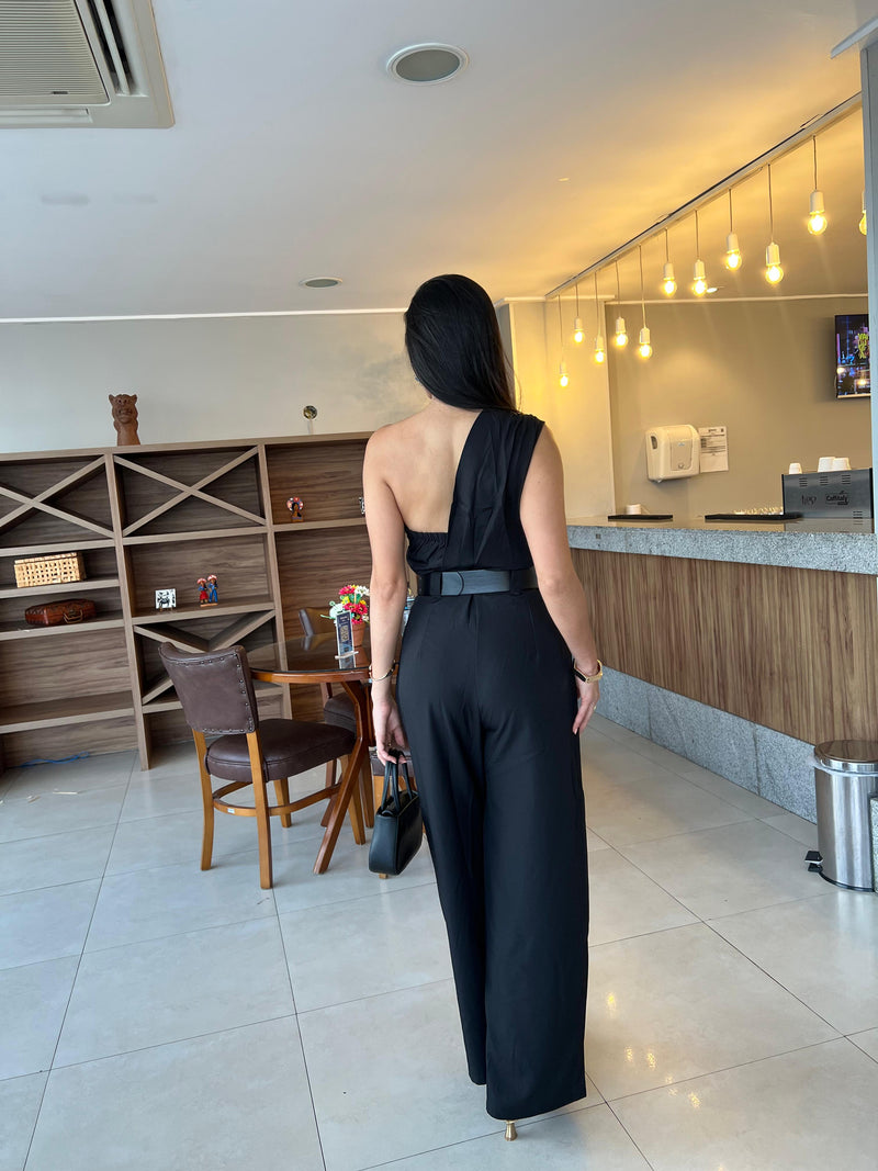 MACACÃO PRETO COM CINTO – P