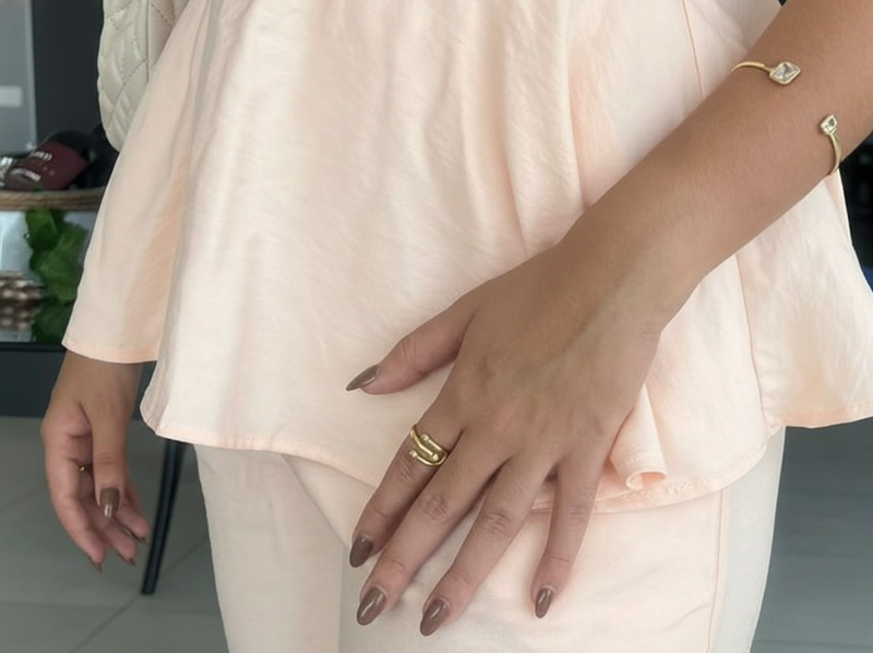 BRACELETE RETANGULAR COM BANHO EM OURO 18K