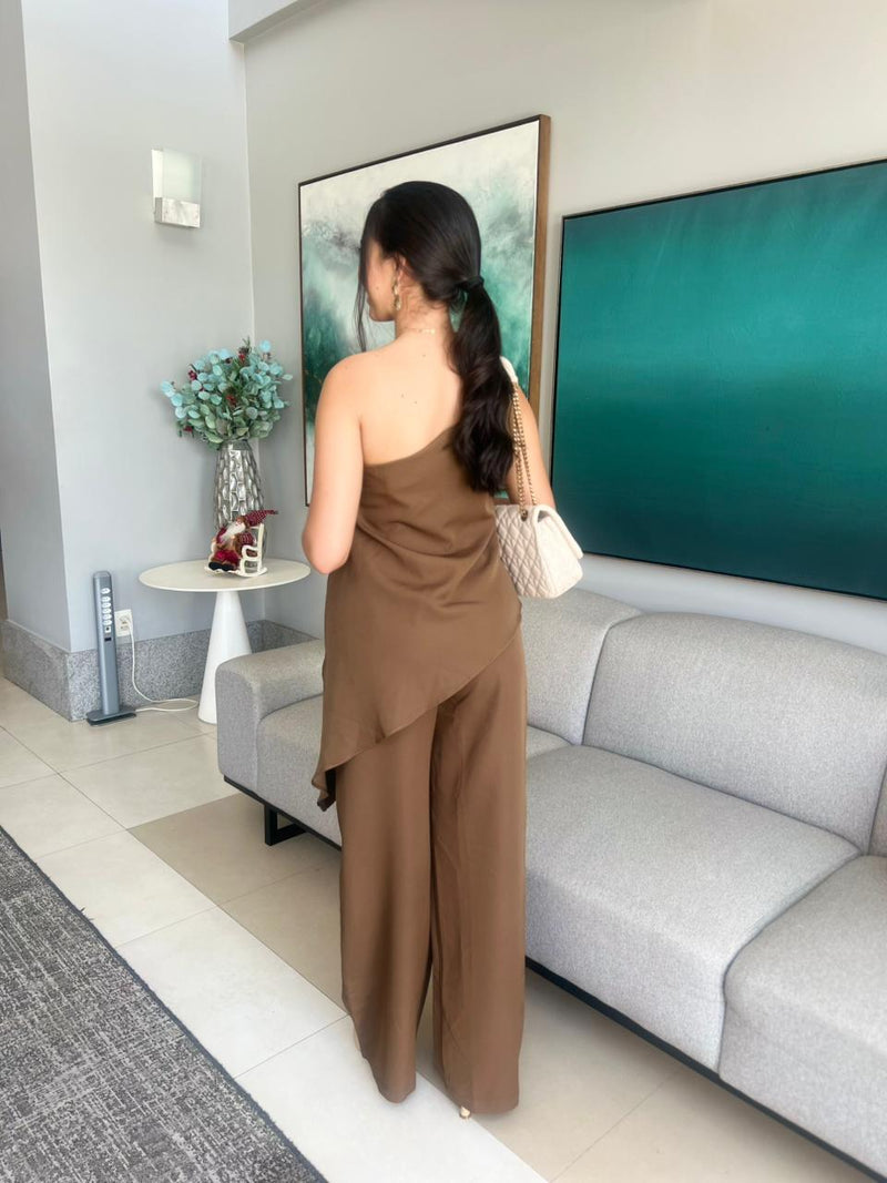 CONJUNTO MARROM UMA ALÇA (BLUSA + CALÇA) P