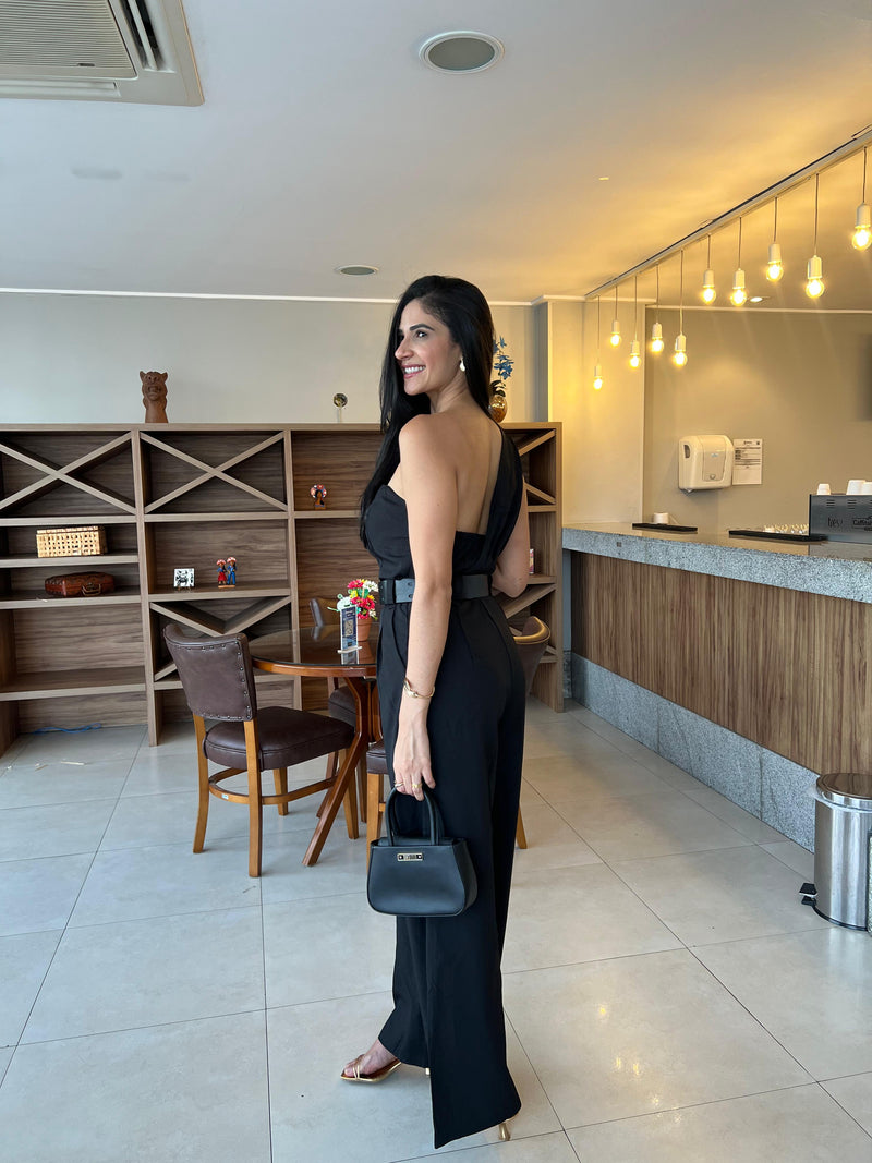 MACACÃO PRETO COM CINTO – P