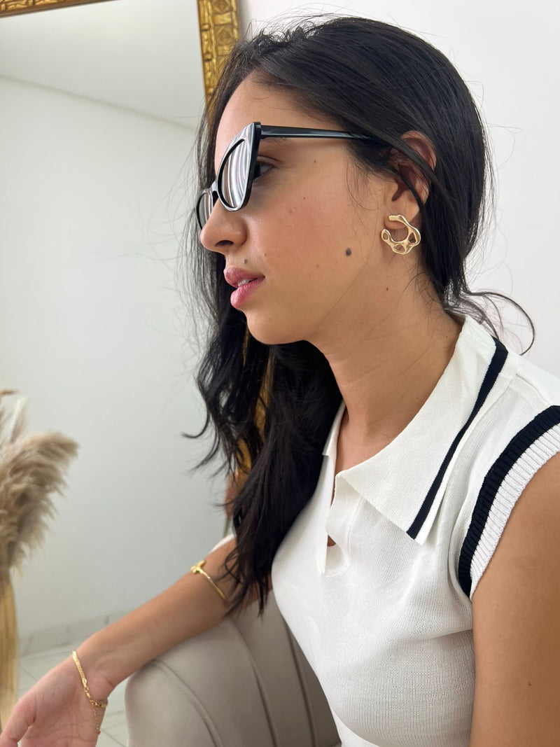 BRINCO ONDULADO COM BANHO EM OURO 18K