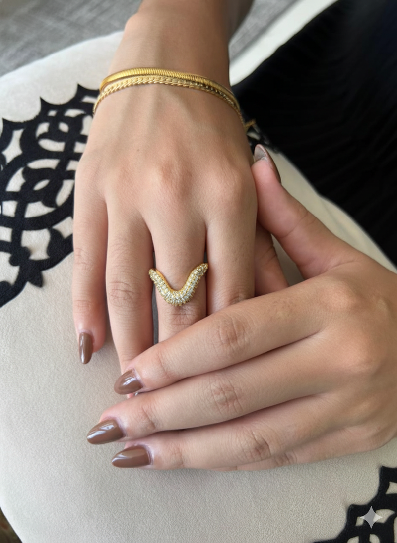 ANEL ONDA CRAVEJADO - BANHADO A OURO 18K