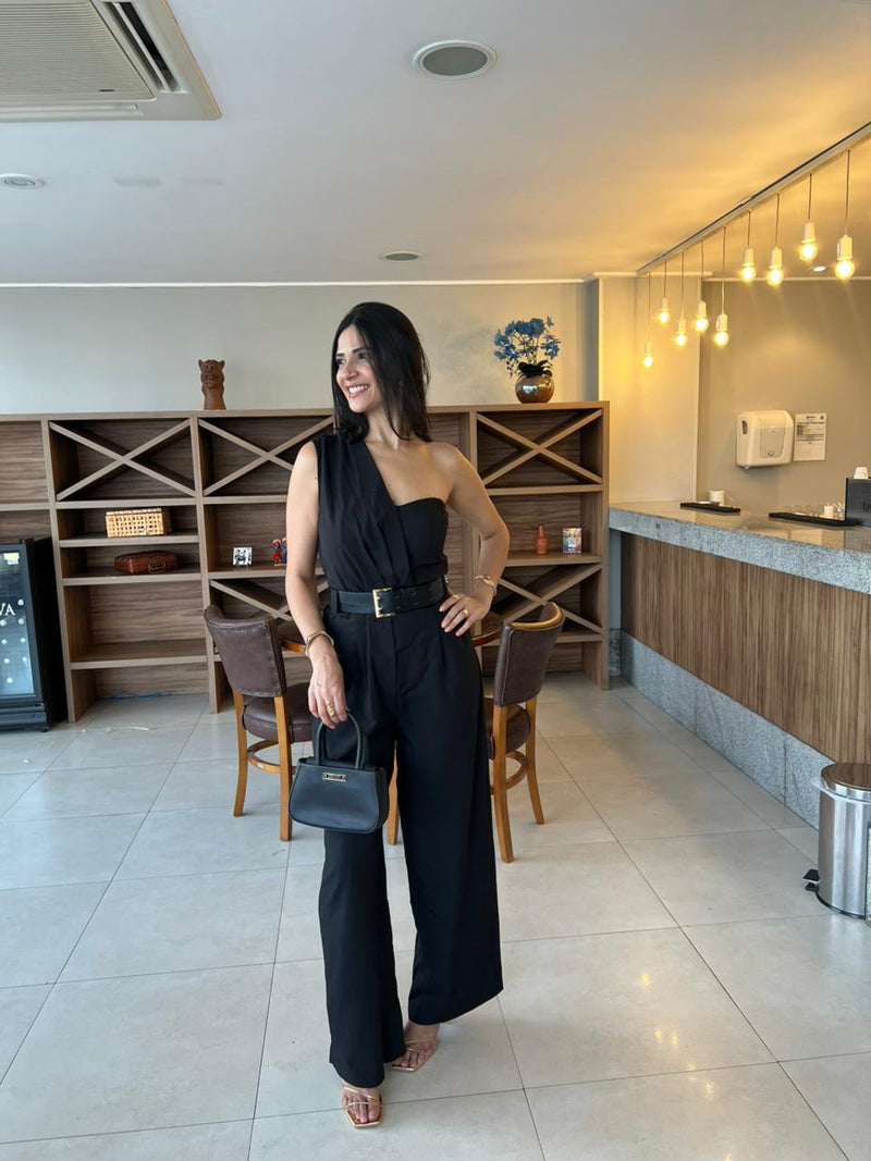 MACACÃO PRETO COM CINTO – P